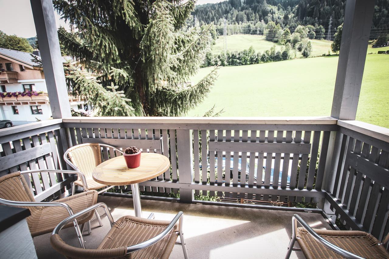 Active By Leitner'S Hotell Kaprun Exteriör bild
